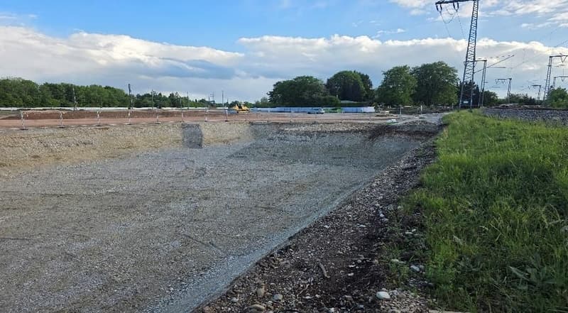 Baufeld an der Bahnstrecke